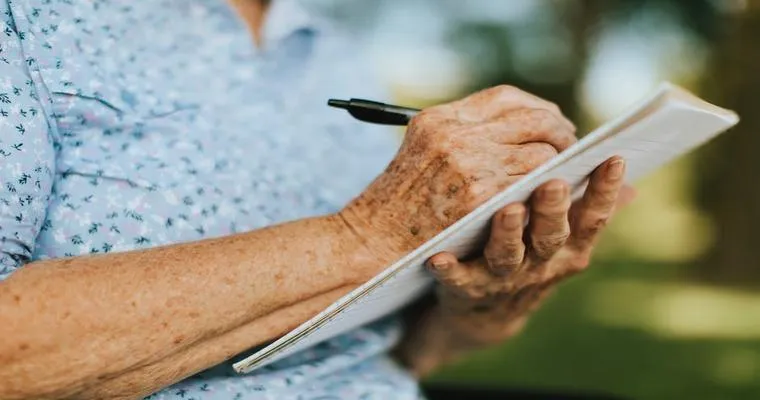 Wife has been recently diagnosed with dementia (Lewys Bodies). I know dementia is not curable. How long is she likely to live?