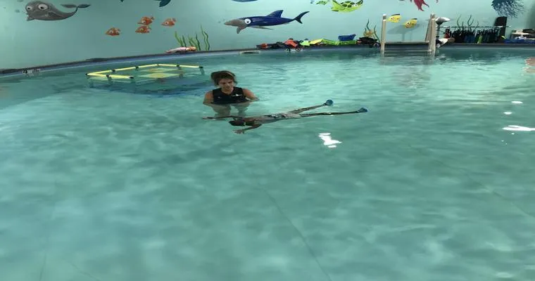Are there programs in Homosassa where someone can help an elderly person in there own pool?