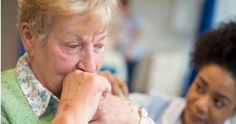 How to Make a Hospital Stay Easier for a Senior with Dementia