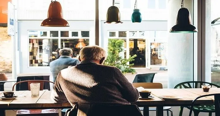 Warning Signs That Your Parent's Finances Are Off Track